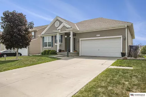 8615 S 165th St, Omaha, NE 68136