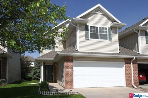 6911 Naples Dr, Lincoln, NE 68526