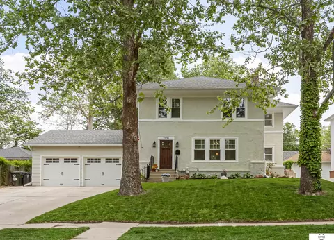 2236 Bradfield Dr, Lincoln, NE 68502