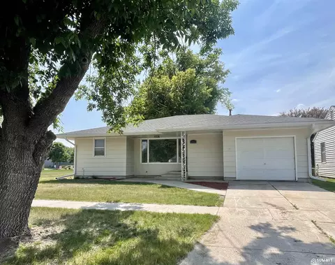 941 14th St, Henderson, NE 68371
