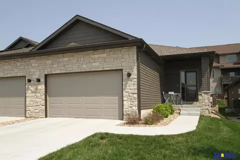 3812 Cabo Dr, Lincoln, NE 68516