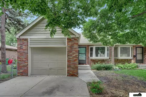 1735 S 38 St, Lincoln, NE 68506