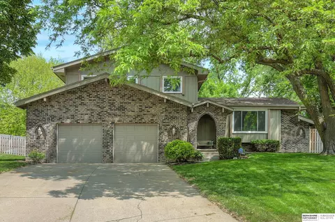 421 S 154 St, Omaha, NE 68154
