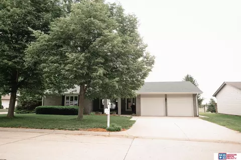 103 S Michigan Ave, York, NE 68467