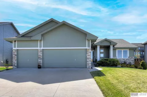 8007 S 194 St, Gretna, NE 68028