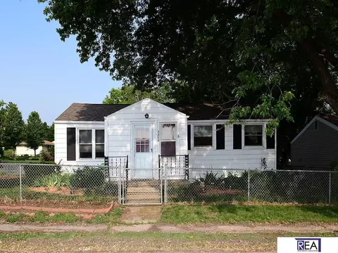 2302 N 204 Ave, Omaha, NE 68022