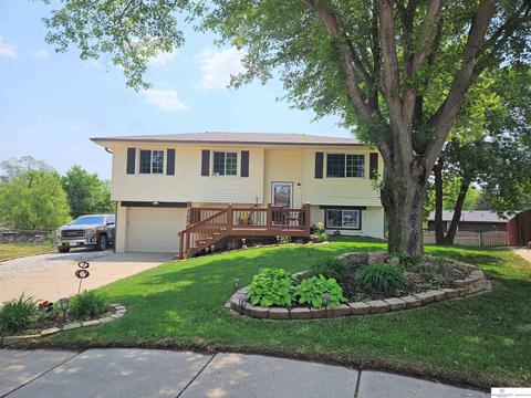 705 W Spruce Cir, Ceresco, NE 68017