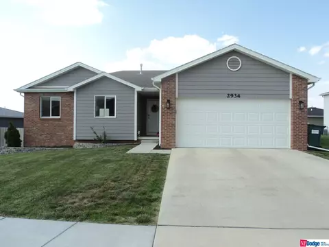 2934 W Sumner St, Lincoln, NE 68522