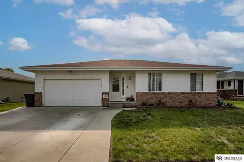 2100 NW 58th St, Lincoln, NE 68528