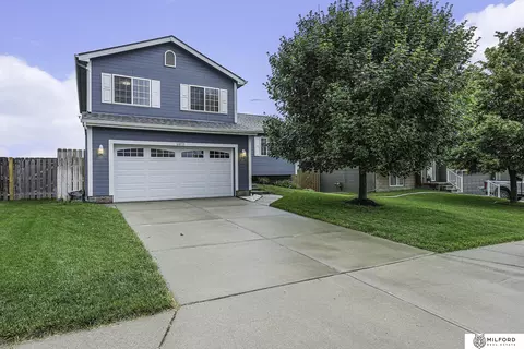 16873 Browne St, Omaha, NE 68116