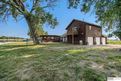 580 Goosehaven Loop, Crescent, IA 51526