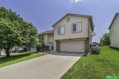 17115 Sprague St, Omaha, NE 68116