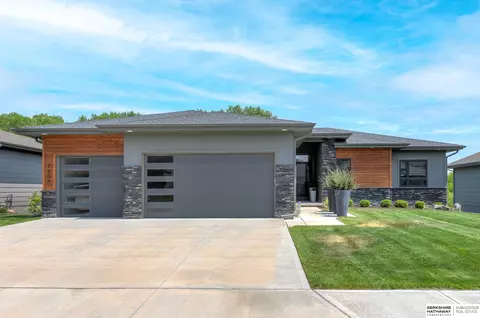 2609 N 184 St, Elkhorn, NE 68022