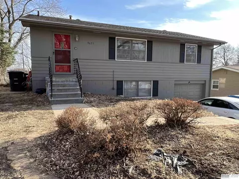 9635 Grand Ave, Omaha, NE 68134