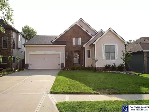 9703 S 28th Ave, Bellevue, NE 68123