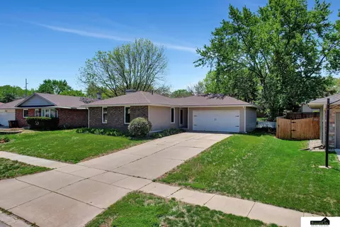 5441 Pawnee St, Lincoln, NE 68506