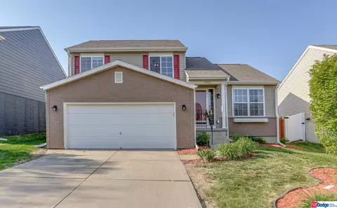 19625 X St, Omaha, NE 68135