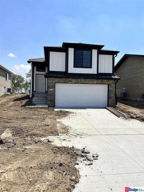 2256 NW 57th St, Lincoln, NE 68528