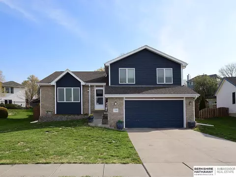 7524 Brummond Dr, Lincoln, NE 68516
