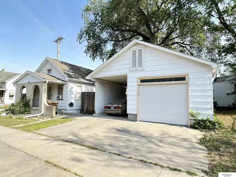 930 Park Ave, Lincoln, NE 68502