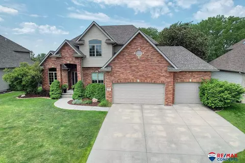 6253 S 79th St, Lincoln, NE 68516