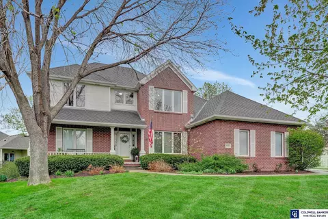 6100 Woodstock Cir, Lincoln, NE 68512