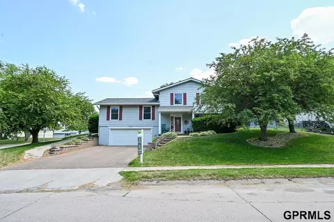 11105 Farnam St, Omaha, NE 68154
