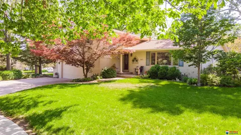 1811 Sussex Pl, Lincoln, NE 68506