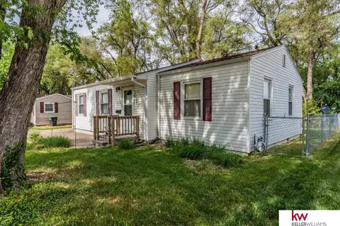 1011 N 77 Ave, Omaha, NE 68114