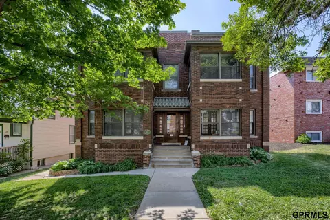 122 N 40 St, Omaha, NE 68131