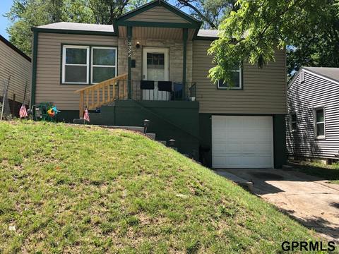 3322 N 39 St, Omaha, NE 68111