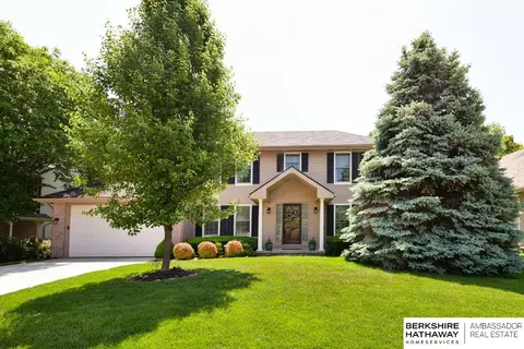 2911 Blackhawk Dr, Bellevue, NE 68123