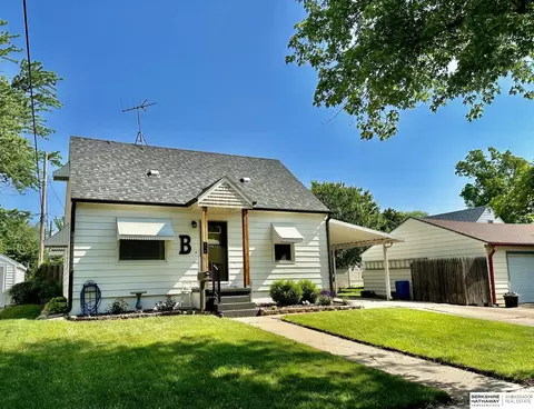 840 E 17 St, Fremont, NE 68025