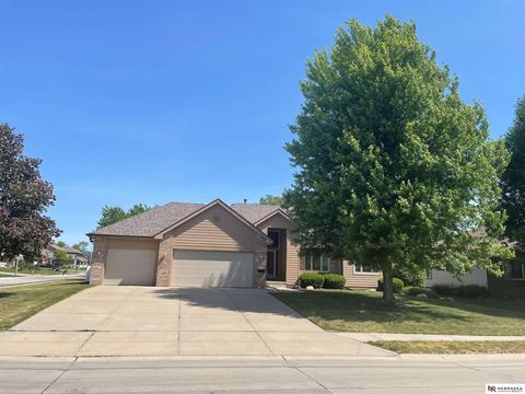 20784 Hemlock St, Elkhorn, NE 68022