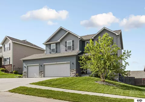 17207 Morgan Ave, Gretna, NE 68028