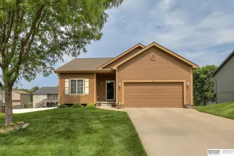 10410 Lewis And Clark Rd, Bellevue, NE 68123