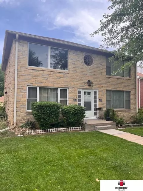 2424 A St, Lincoln, NE 68502