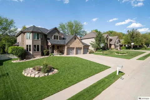 16624 Frederick Cir, Omaha, NE 68130
