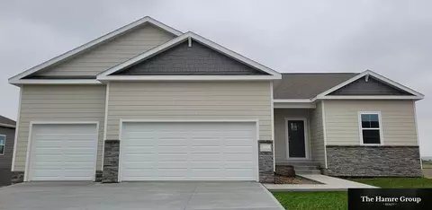 6321 Centennial Rd, Papillion, NE 68046