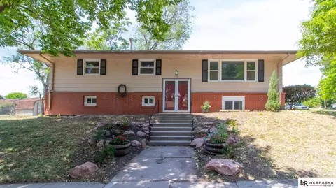 1245 Fairfield St, Lincoln, NE 68521