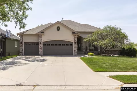 17435 Cinnamon Cir, Omaha, NE 68135