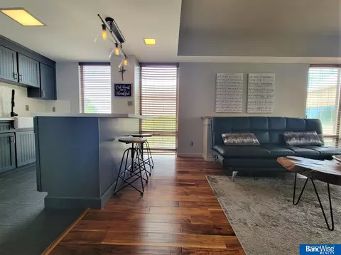 1130 H St #403, Lincoln, NE 68508