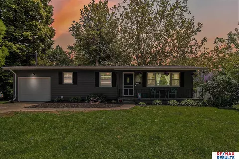 8705 Wilbur St, La Vista, NE 68128