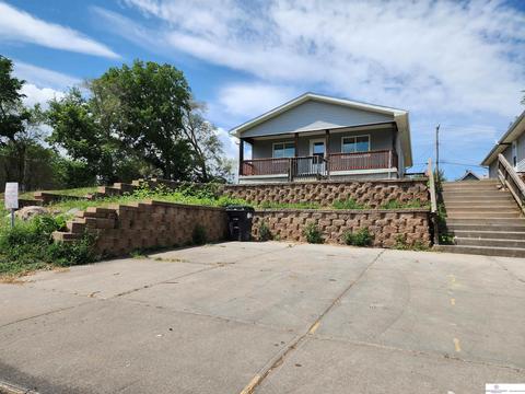 3334 Larimore Ave, Omaha, NE 68111