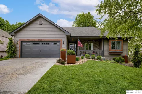 17517 T St, Omaha, NE 68136