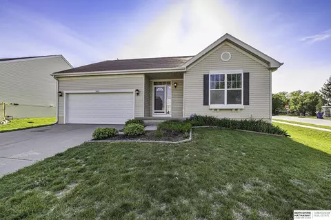 1412 N 209 Ave, Omaha, NE 68022