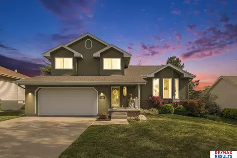 4306 Longview St, Bellevue, NE 68123