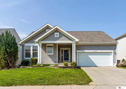19028 Hansen St, Omaha, NE 68130
