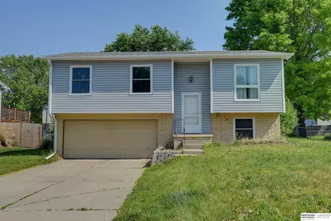 6418 Newport Ave, Omaha, NE 68152