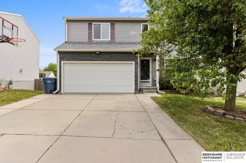 7455 N 111 St, Omaha, NE 68142